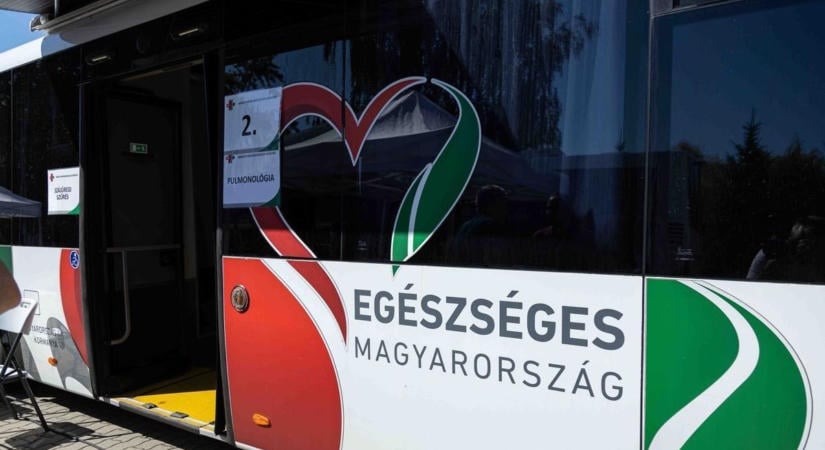 Szűrőbusz érkezik, ingyenes vizsgálatokon vehetnek részt a lakosok