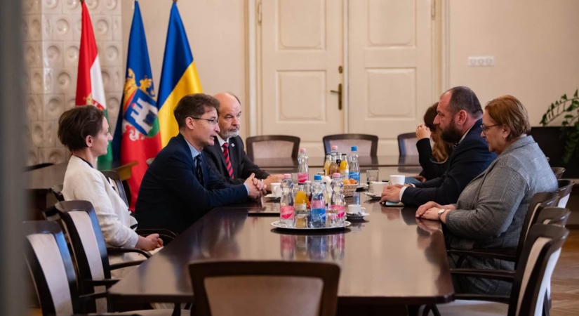 Gazdasági együttműködésről tárgyalt Székesfehérvár polgármesterével Fegyir Sándor