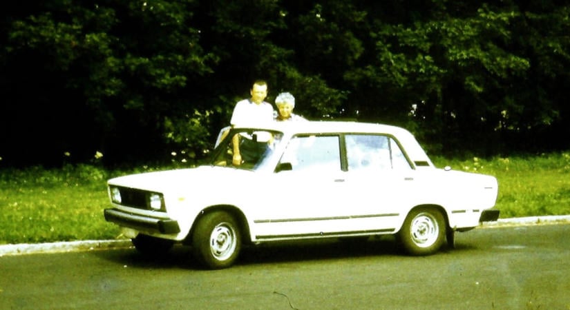 Apáról fiúra, fiúról unokára: 1985 óta rója az utakat a féltve őrzött Lada 2105-ös – Még mindig megy a 41 éves Zsiguli