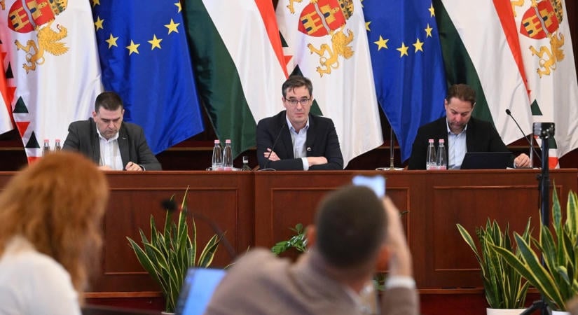 Fél óra sem telt el, és botrányba fulladt a Fővárosi Közgyűlés rendkívüli ülése