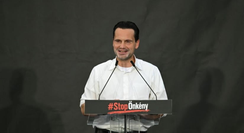 Fidesz: nem is 12, hanem csak 8 milliárd forint volt az angol céggel kötött szerződés értéke!