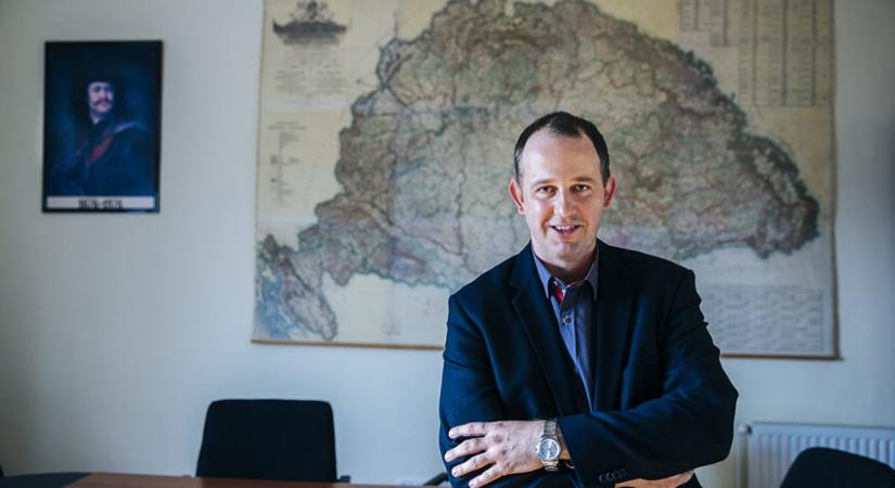Csáky Csongor: a szülőföldi magyar iskolák a magyar közösségek fennmaradásának zálogai
