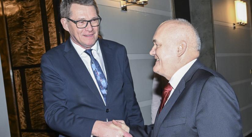 A finn házelnök köszönetet mondott országa NATO-csatlakozásának támogatásáért