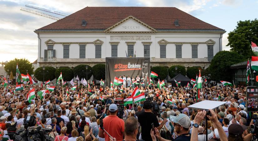 Csak három embert igazoltattak a fideszes „Stop önkény!” demonstráción, a BRFK nem becsül létszámot