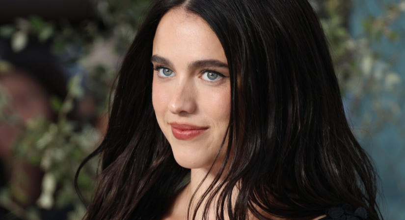 Kiakadsz, ha megtudod, mennyibe fog kerülni ez a vicc a gyönyörű Margaret Qualley lábán