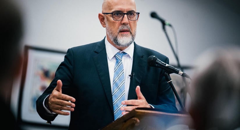 Kiegyensúlyozott bértörvényt szorgalmaz Kelemen Hunor