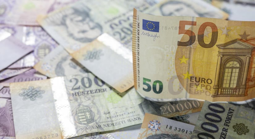 Nagyot fordított a forint: visszakapaszkodott az euróval szemben