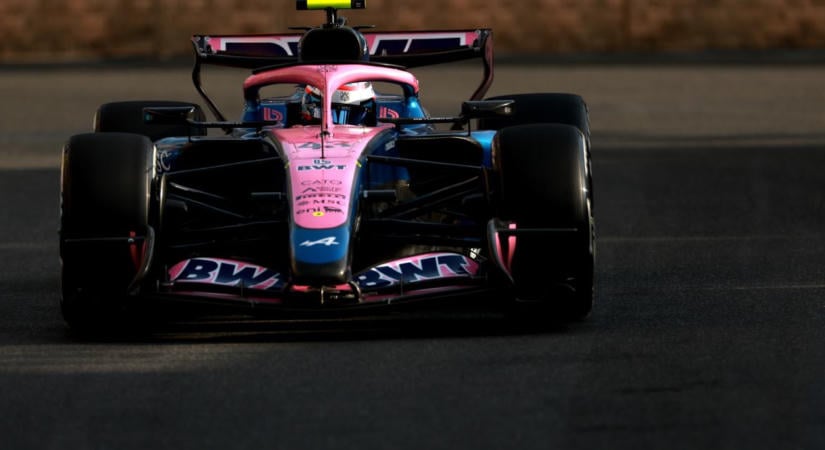 Többé nem szólalhat meg az F1-es pilóta, ha a rajongói nem fogják vissza magukat