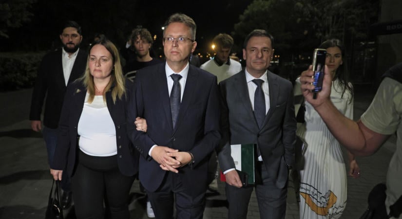 A keresztre feszített Jézus egyik mondata jutott eszébe Hankó Balázs feleségének a férje őrizetbe vételéről