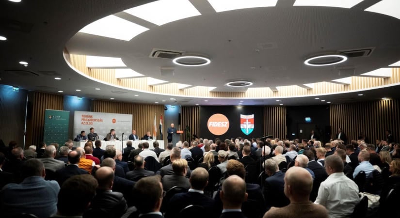 Lakiteleken tart kihelyezett frakcióülést a Fidesz–KDNP