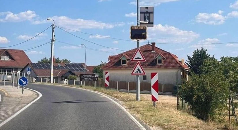 Új sebességmérő lassítja az autósokat a Balaton-parton – itt nagyon figyelj!