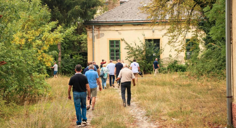 Új fejezet kezdődhet az egri laktanya történetében: van, amit megmentenek, van, amit elbontanak – fotók, videó