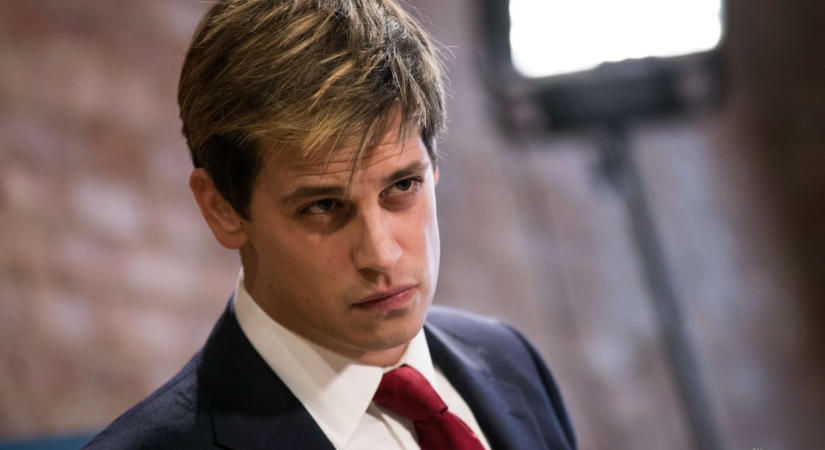 Alig dobták ki az USA-ból a hajdani trumpista üdvöskét, már át is tért az iszlámra