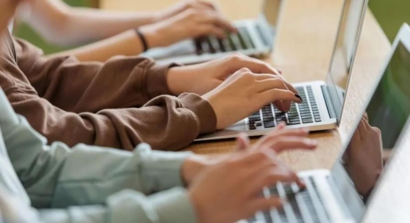 Ingyenes notebookot kaphatnak a diákok – mutatjuk, kik és hogyan igényelhetik