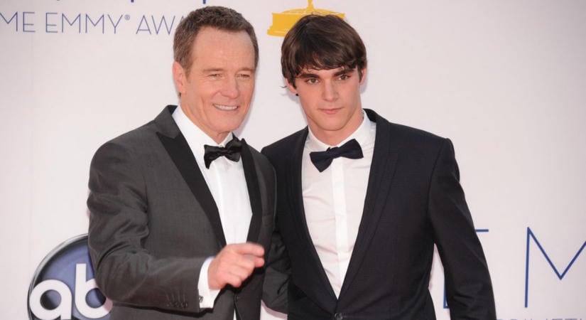 „Hiányozni fogsz, fiam” – Bryan Cranston szívszorító szavakkal búcsúzik sorozatbeli fiától, RJ Mittétől