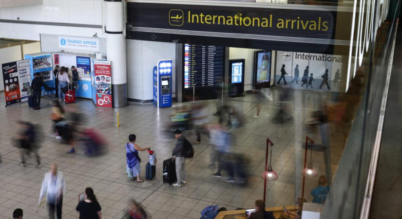 Teljes felfordulást okozott az akadozó vízellátás a London–Gatwick reptéren