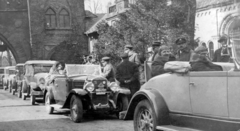 Mi köze van Törleynek a magyar autózáshoz? Így kocsikáztunk 100 éve és még régebben Budapest utcáin – retró galéria