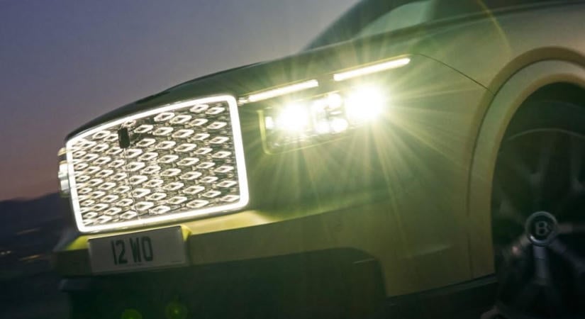 Itt az első elektromos Bentley, de nem akar villanyautónak látszani