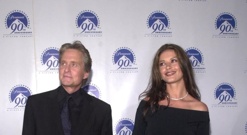 Különköltözött Michael Douglas és Catherine Zeta-Jones
