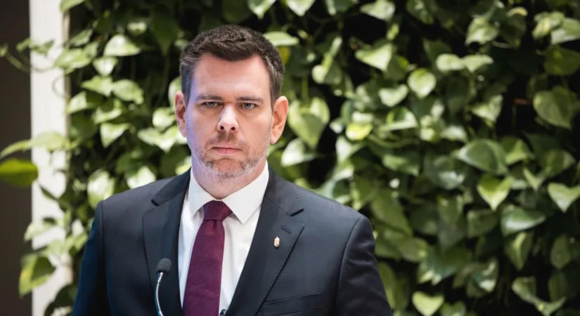 Vitézy Dávid újabb részleteket árult el arról, miért bontják fel az autópálya-koncessziót