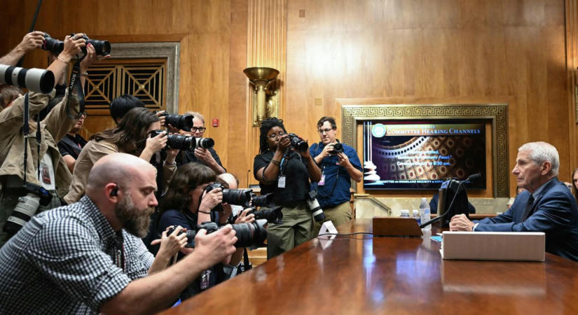 „Elkerülhetetlen, hogy egy ideig még ezzel fognak zaklatni” – csapdába csalnák a republikánusok a Covid elleni harc amerikai arcát