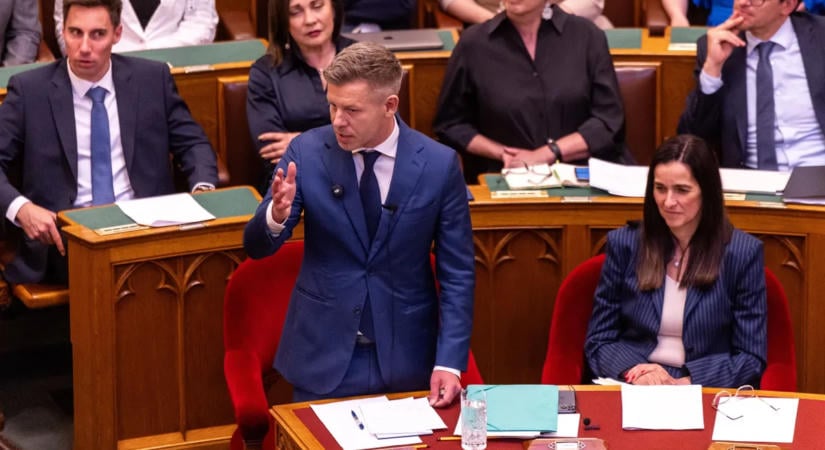 „Össze-vissza beszél” – a Fidesz szerint Magyar Péter veszélyes játékba kezdett azzal, ahogy a Kárpáti Nyolcak ügyét kezeli