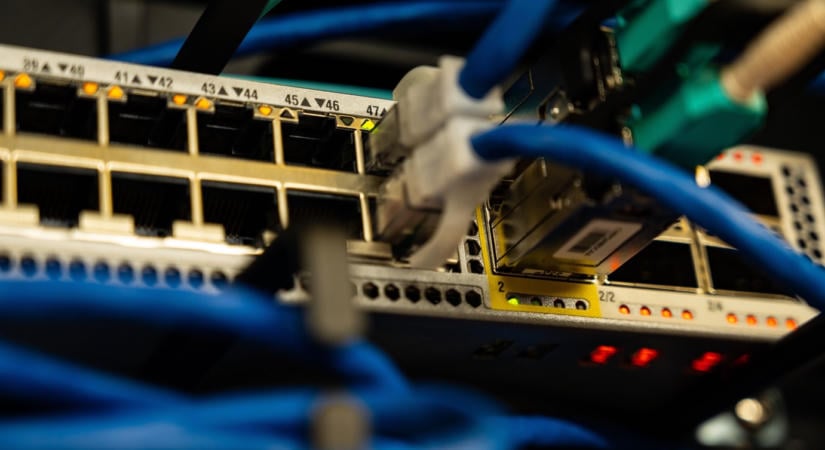 NGFW vs. hagyományos tűzfal: Miért nem védi meg a hálózatot a régi technológia?