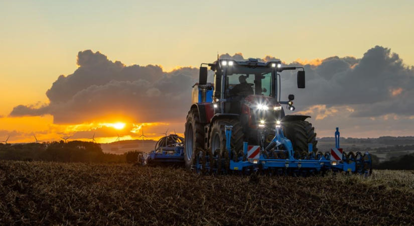 Nagyot lépett a Massey Ferguson: 245 lóerőig erősít az új 7S Mark 2