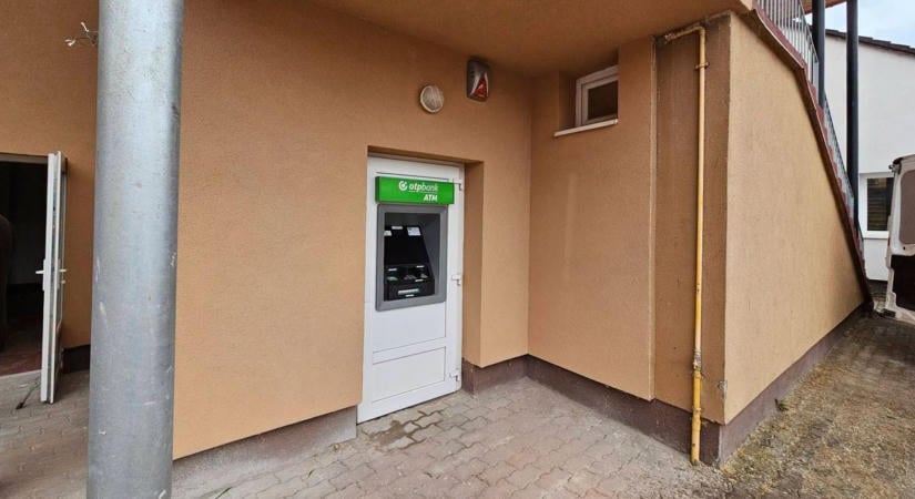 Most már nem kell a szomszédba szaladni pénzért, ATM-et kapott a bájos kis falu