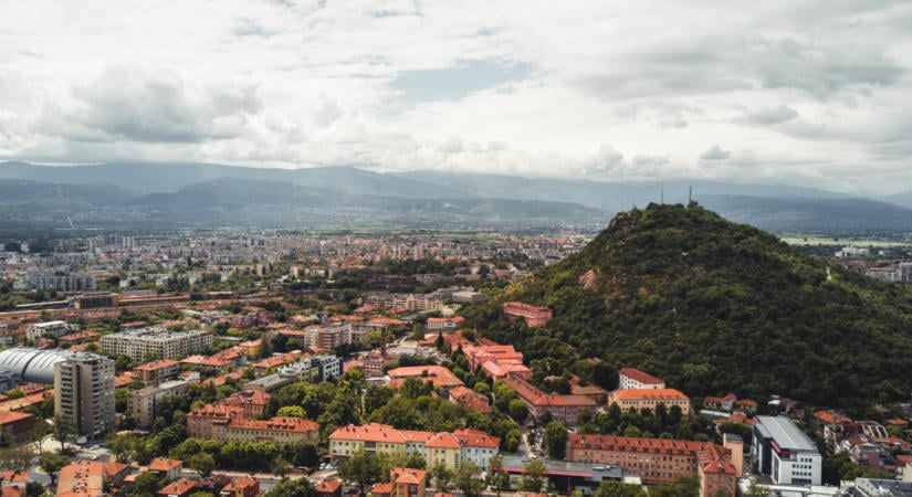 A bolgár borváros, amely egy magyar költőt is megihletett