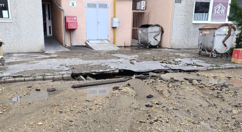 Csőtörés az Ady Endre úton: a hibaelhárítás folyamatban van, de elhúzódhat