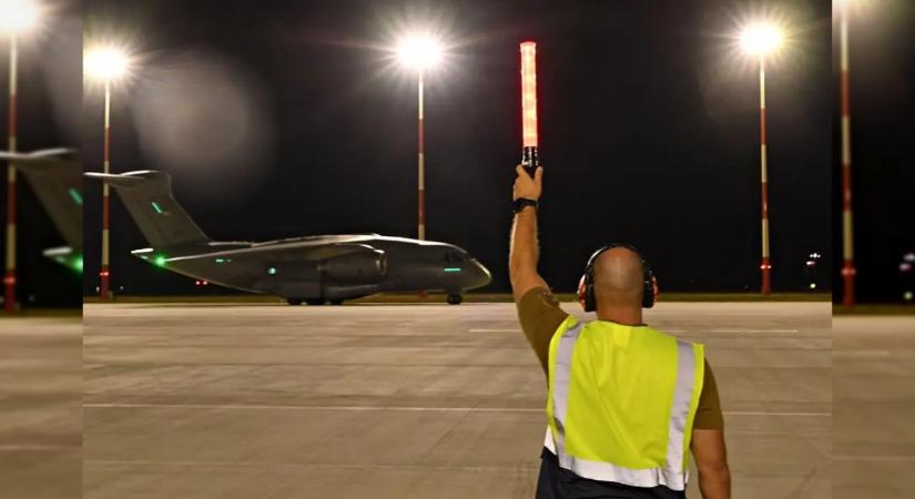 Éjszakai kiképzési repüléseket hajtott végre a Szentgyörgyi Dezső 101. Repülődandár