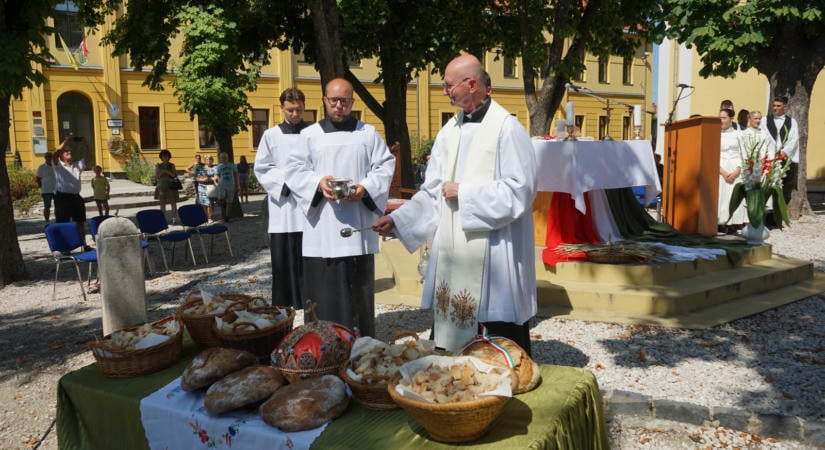 „Szent István példáját szeretnénk élni, az ő örökségére szeretnénk építkezni…”