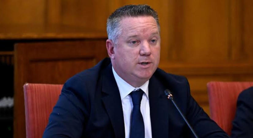 A belügyminiszter javasolni fogja, hogy vezető politikus ne lehessen sportági szakszövetségi vezető