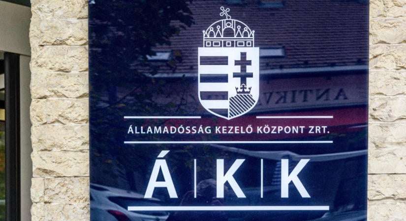 Milliárdok érkeznek Brüsszelből, de ettől még nem szabadulunk meg az adósságtól