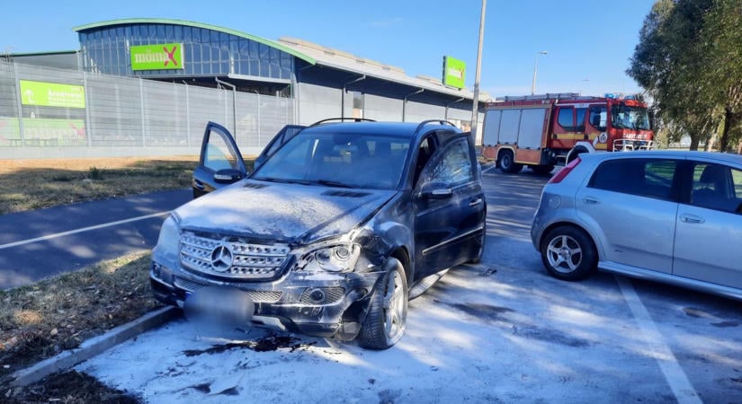 Összeütközött három autó Nyíregyházán – leállt a forgalom, teljes az útzár a szakaszon – fotókkal