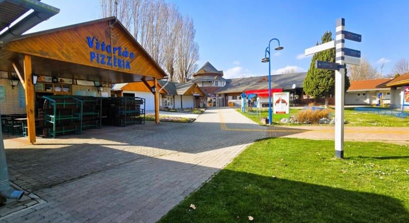 Új üzemeltetőhöz kerülhet a nagy múltú balatoni pizzéria: de van itt egy csavar! ( galéria)