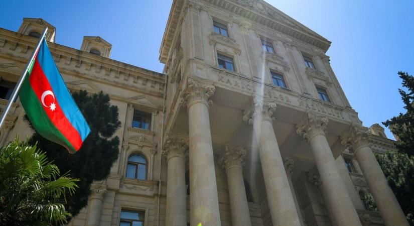 Azerbajdzsán tiltakozó jegyzéket adott át Oroszországnak az ukrajnai benzinkút elleni „sahedekkel” való támadás miatt