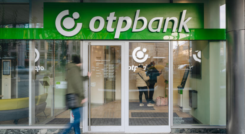 Leállás jön egy nagybanknál: Másfél órán át a bankkártyák és a terminálok sem fognak működni