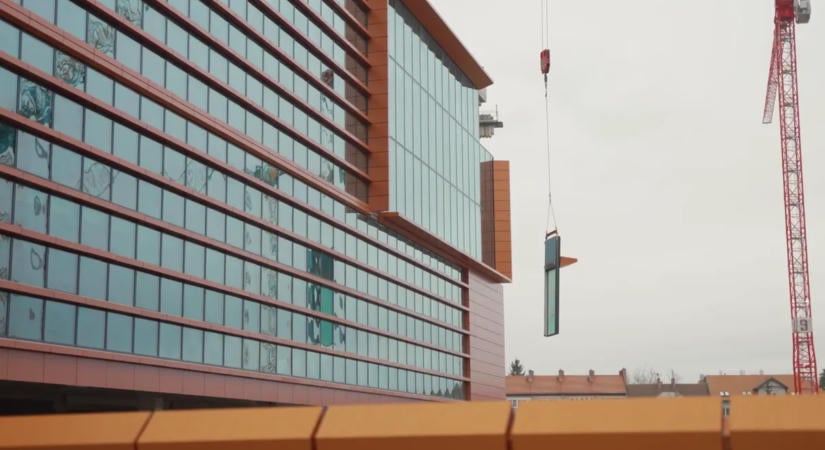 Bedőlhet az építőipar? 10 ezer munkavállalót is érinthet a Bayer Construct csődje