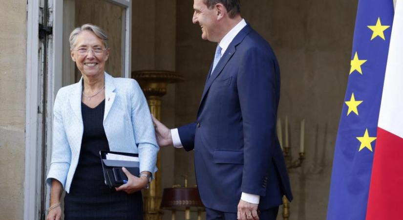 Franciaország történetében mindössze másodszor nőt nevezett ki miniszterelnöknek Emmanuel Macron