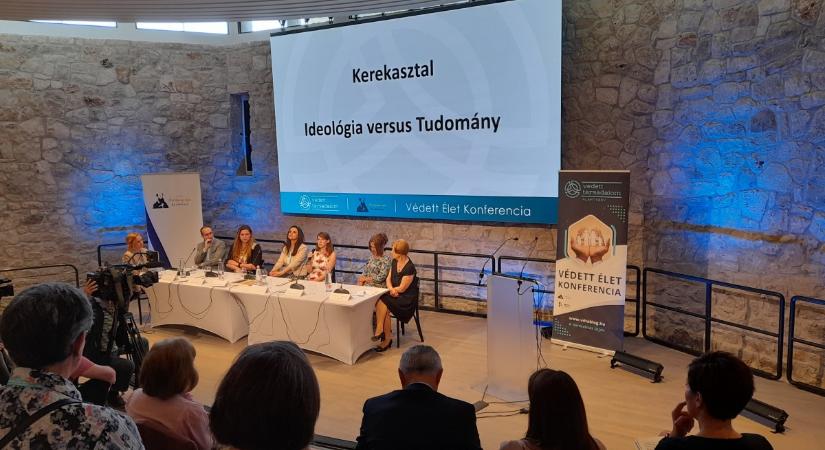 „Ki kell lépnünk a folyamatos védekező pozícióból” – szemben a genderlobbival