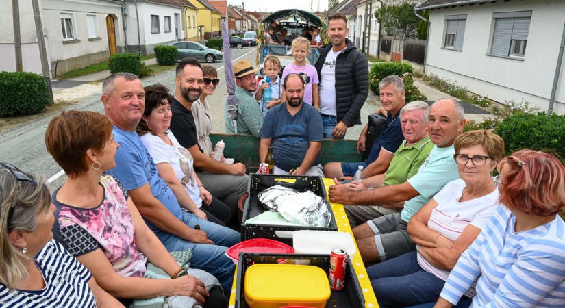 Ilyen volt a vaskeresztesi szüreti felvonulásról - sok-sok fotón mutatjuk
