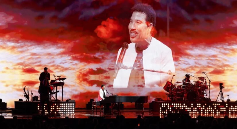 Szívműtét miatt kénytelen visszavonulni egy időre Lionel Richie