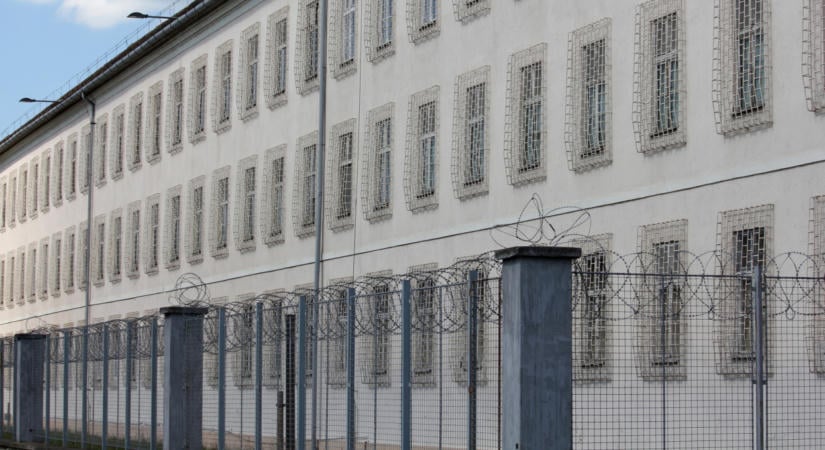 Kiengedték a letartóztatásból Fásy Ádám feleségét: házi őrizetben várhatja az NKA-ügy folytatását