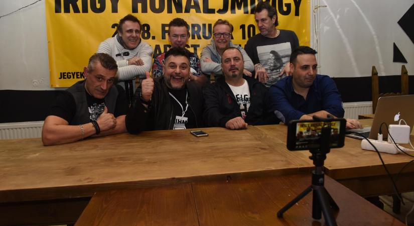 Megdöbbentő szavak az Irigy Hónaljmirigy sztárjától: "Visszakerültem ugyanabba a közegbe, ahol kezdtem, a melósok közé"