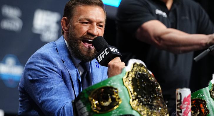Eljött a nagy nap: Öt év után visszatér Conor McGregor, és rögtön egy legendával csap össze