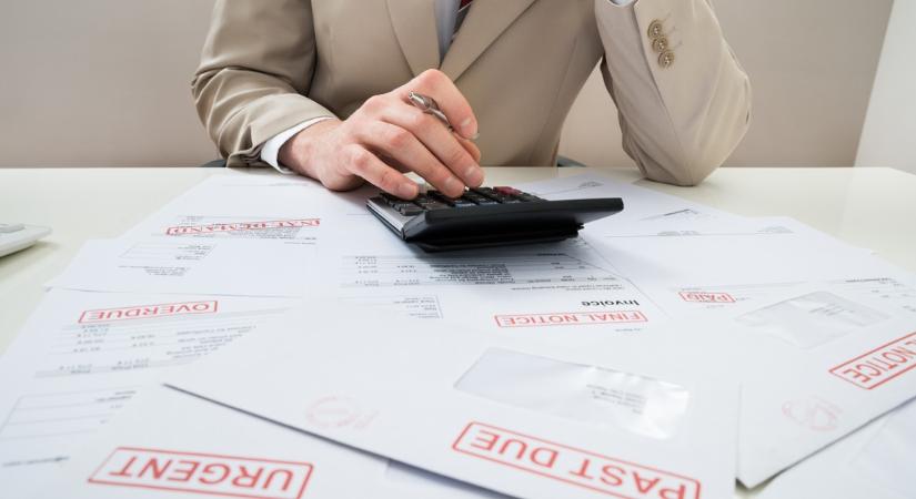 Cégek tízezrei nem tettek eleget a kötelezettségeiknek, tömeges felszólítást küldött a NAV