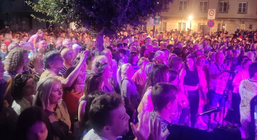 Fergeteges utcazene-finálé tánccal, nevetéssel és CsótányDzsóval (galéria  videó)