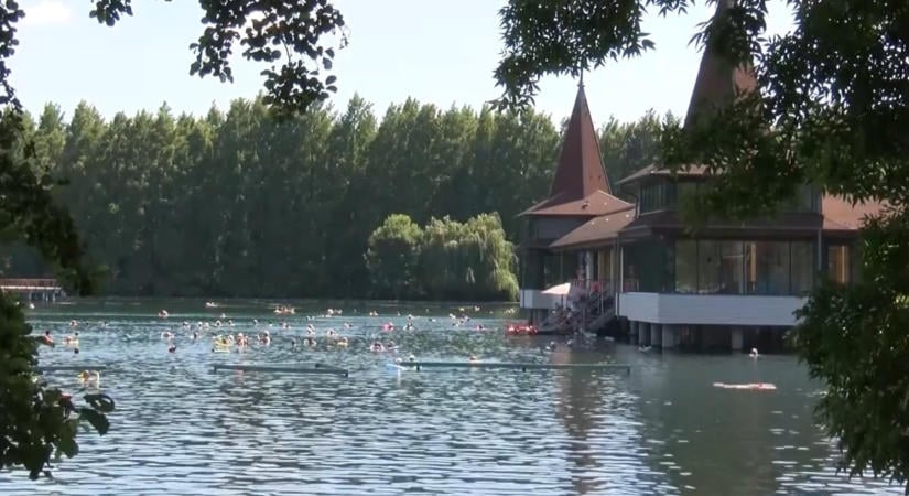 Három hétre lezárják a Hévízi Tófürdő egy újabb részlegét